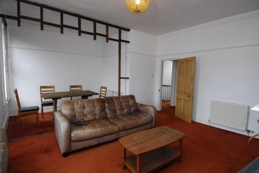 2 bed flat, Kingsley Road, North Hill, Plymouth, PL46QW - Image 1